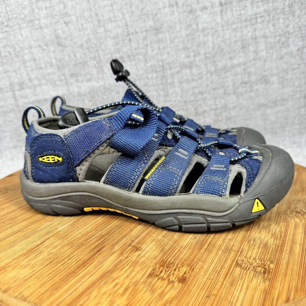 KEEN Newport H2 Sport Sandals Youth Size 2 Hiking Walking